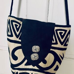 Bold Black And Cream Graphic Purse With Shoulder Strap and Fabulous Buttons